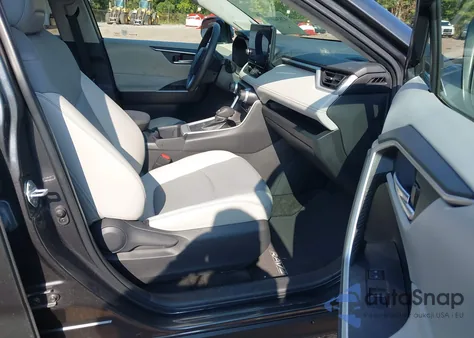 2023 Toyota Rav4 Xle Premium z USA, uszkodzony, nr VIN 2T3A1RFV3PC377213